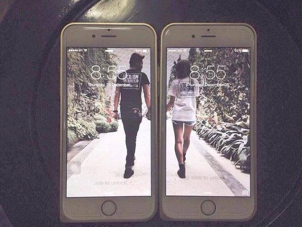 Hai chiếc iPhone sử dụng hình nền đôi độc đáo