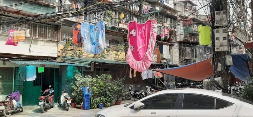 Bình luận bằng thơ vui qua “Ảnh phê bình” trên “Sân vui cuối tuần”, Tuần 10.