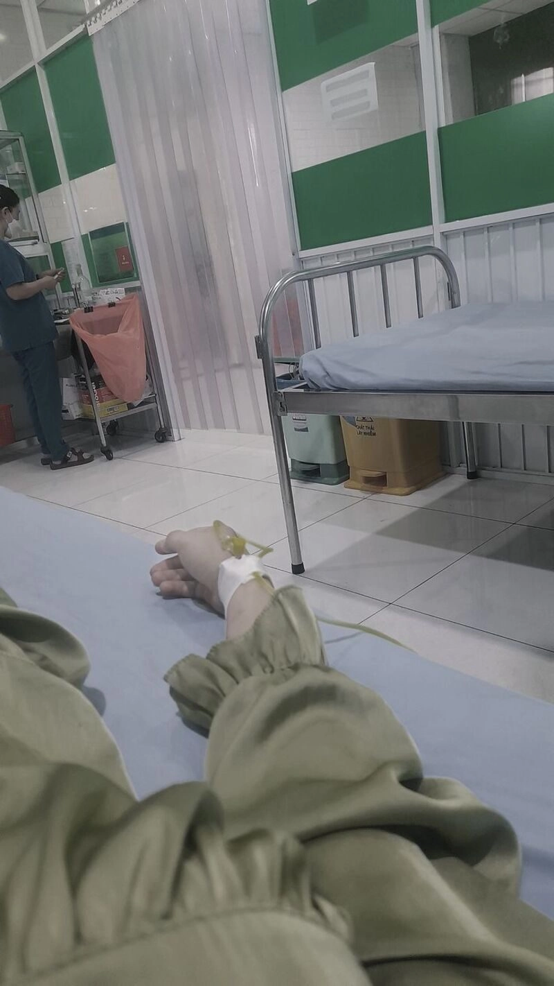 Cận cảnh truyền nước biển tại bệnh viện