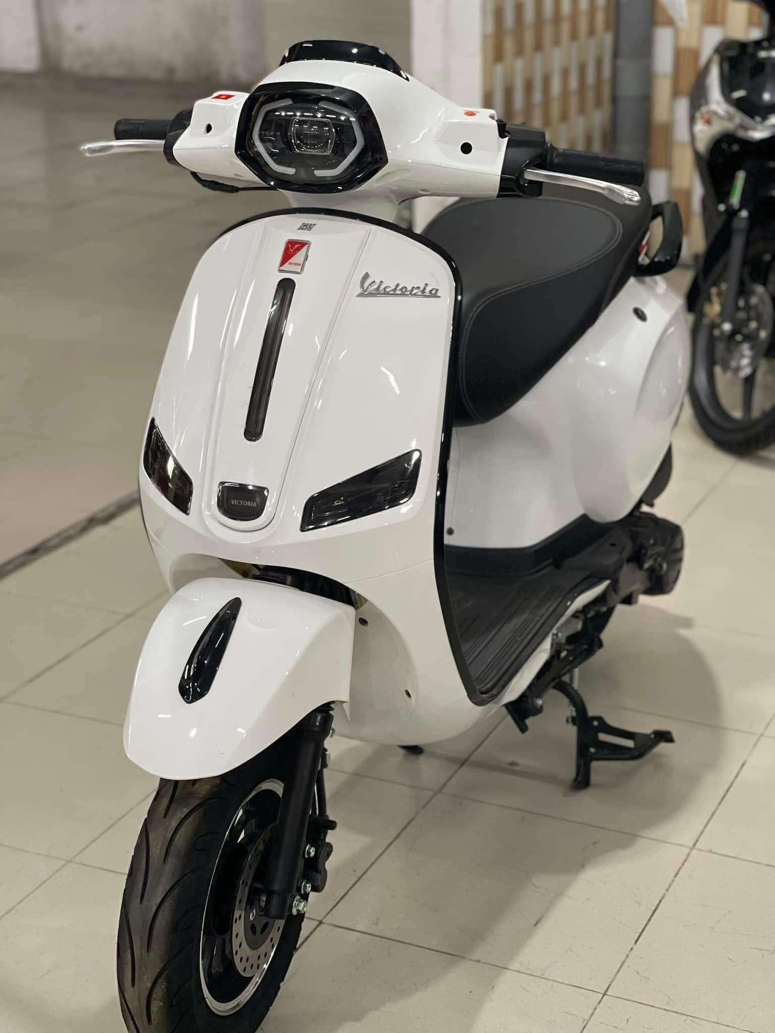 vespa-50cc-mau-trang-dep-nhat-2025