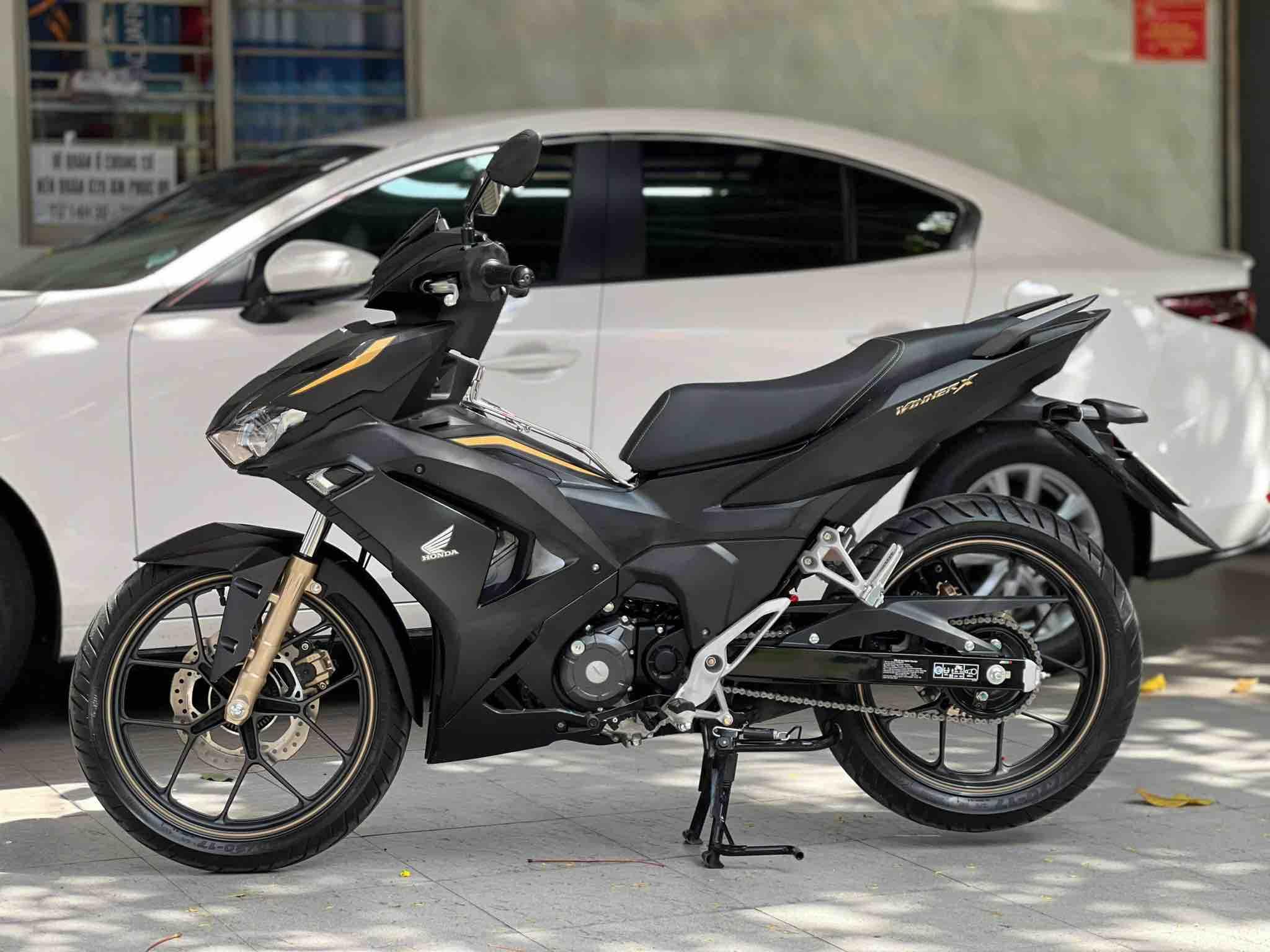 cac-kieu-do-kieng-winner-x-dang-hot-2025