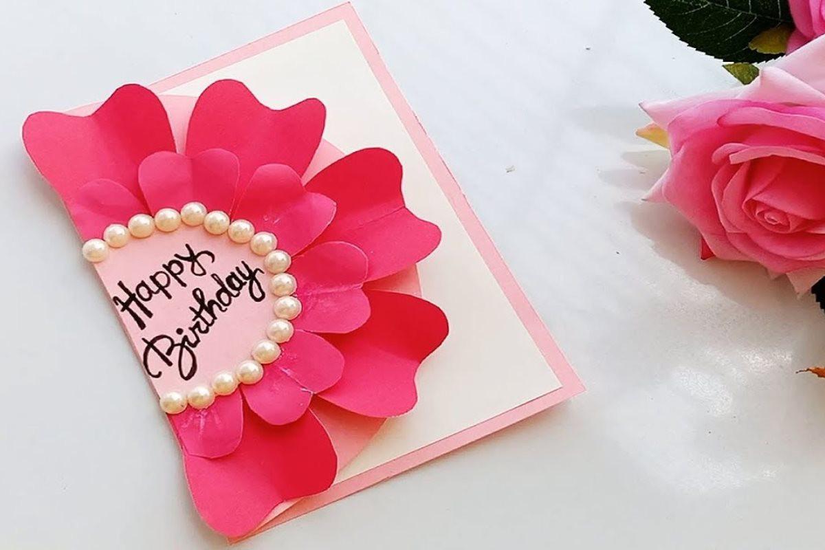 Thiệp chúc mừng sinh nhật mẹ hình hoa hồng 3D màu hồng