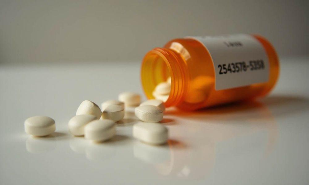 Chúng ta có thể mua thuốc để điều trị bệnh trĩ.