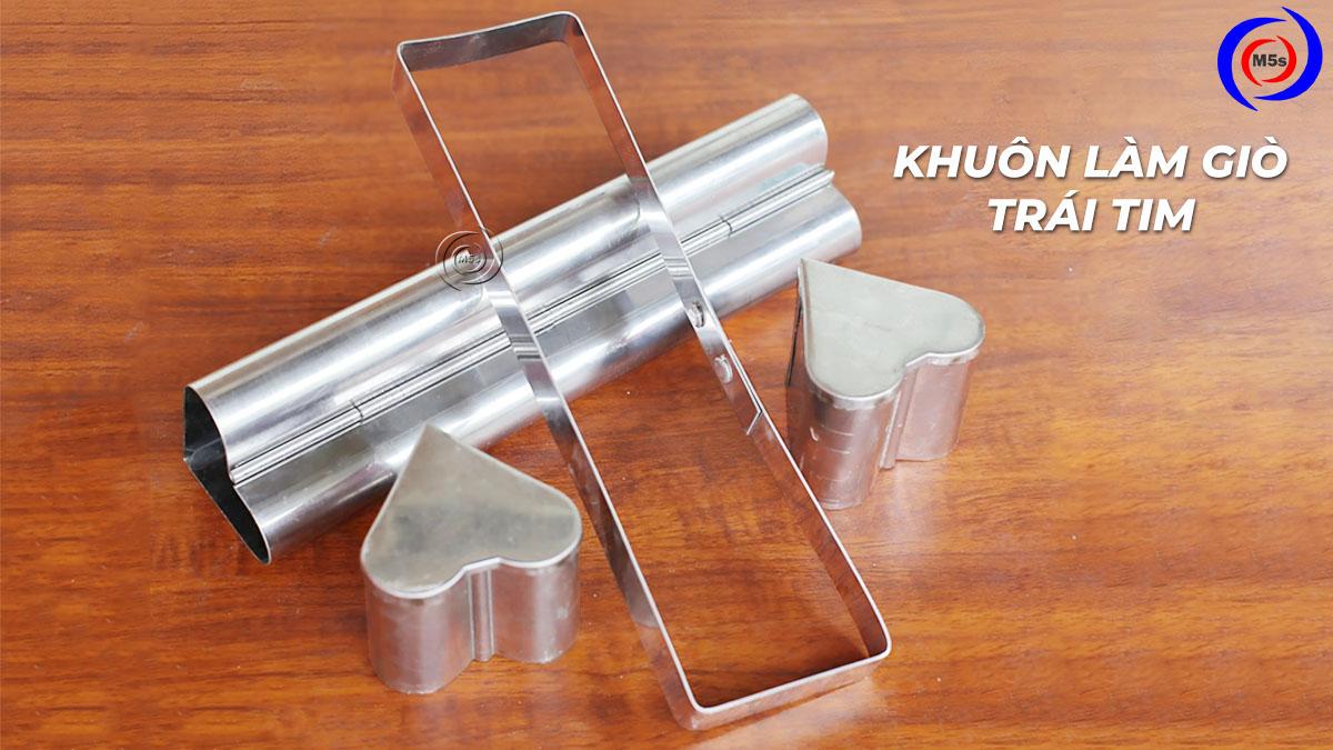 Khuôn làm trò trái tim