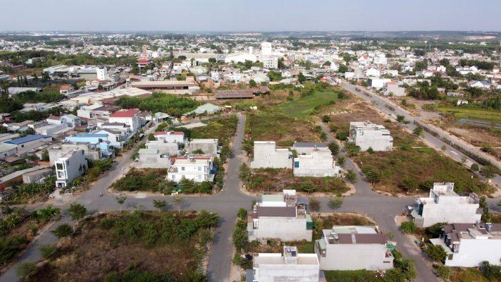 Mua đất đã tách thửa: 5 điều phải kiểm tra kỹ càng trước khi ký