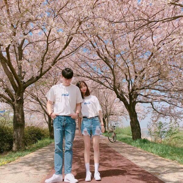 kieu-chup-anh-ky-yeu-voi-nguoi-yeu-dep