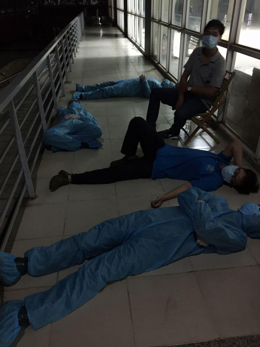 Ráng lên em, ngày mai sẽ tốt hơn